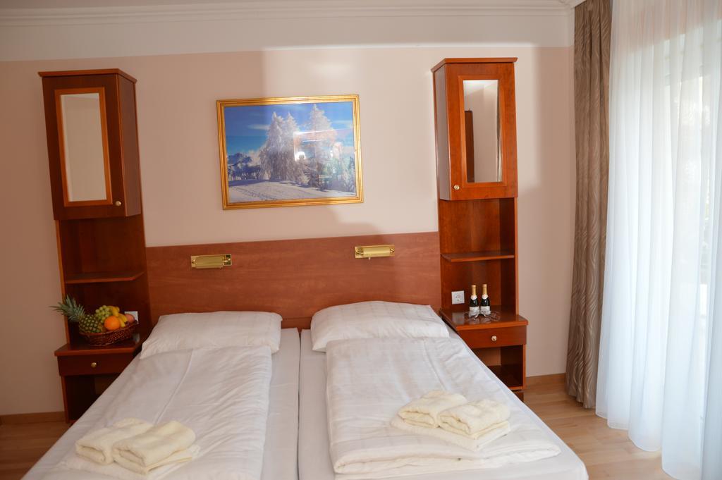 באד הופגסטין Private Room Pyrkerstrasse חדר תמונה